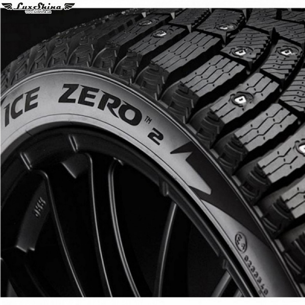 Pirelli Ice Zero 2 215/55 R17 98T XL (шип)